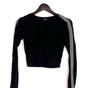 🟪 Forever 21 black long sleeve crop top with glitter stripes